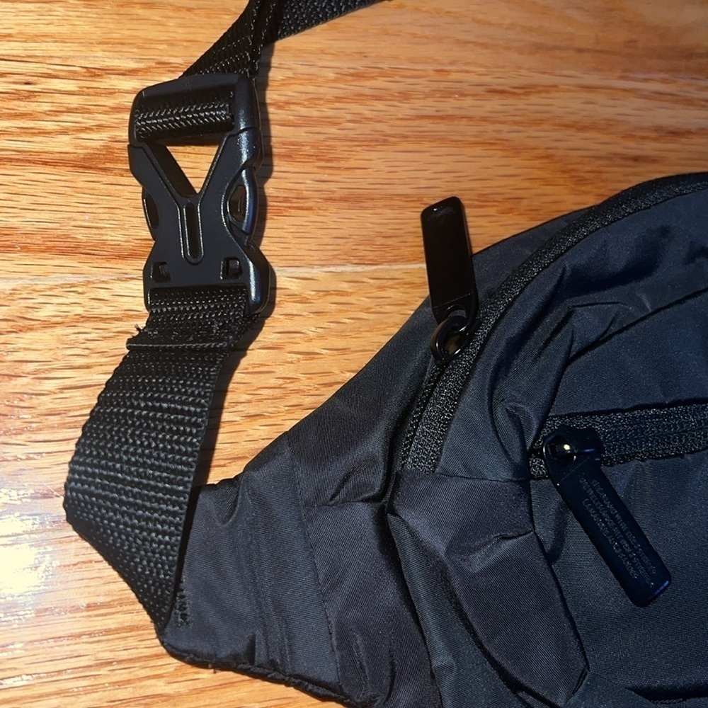 Unisex Adidas Belt Bag - Picture 4 of 9